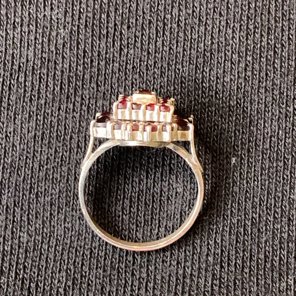 Silver garnet stone ring - Picture 4 of 5